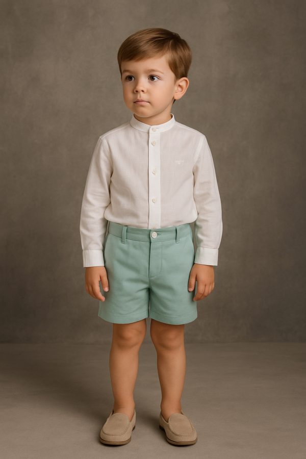 Conjunto ceremonia camisa corta blanca y pantalón corto verde empolvado familia Madeira desde  2 años hasta 10 años