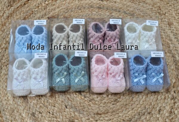 Patucos lazo hecho a mano variedad de colores talla unica