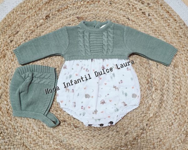 Pelele tela con jersey de punto y capota color verde hoja dibujos estampados desde 0 hasta 12 meses 27136