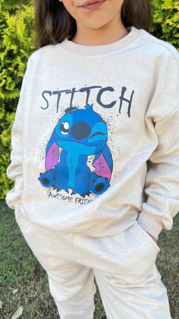 Conjunto sudadera Stich y pantalón largo beige desde 3 años hasta 12 años - Imagen 2