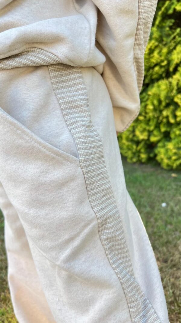 Conjunto sudadera LOVE pantalón largo beige desde 4 hasta 15 años - Imagen 5